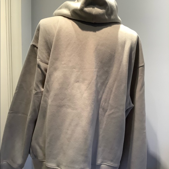 Calvin Klein sweater with hood - Picture 3 of 5